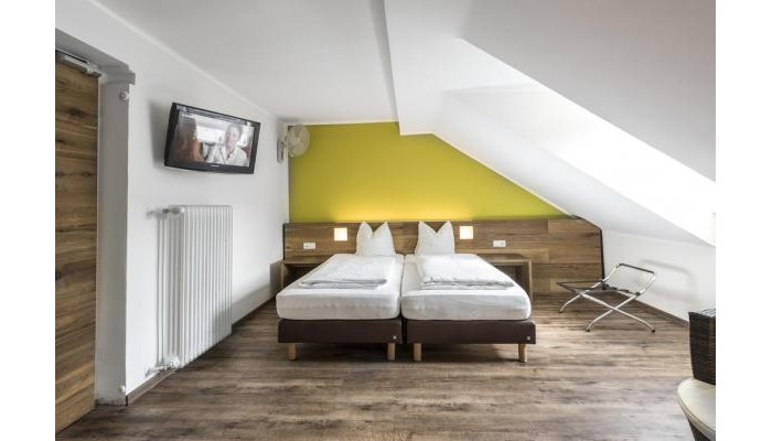 Poza pentru Hotel Basic 9781-1570438790 Hotel Basic poza 9