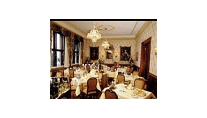 Hotel Schloss Monchstein poza 4