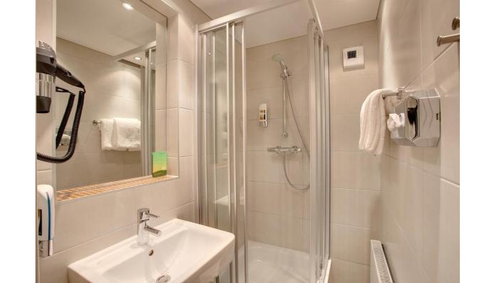 Meininger Hotel Salzburg City Center poza 11