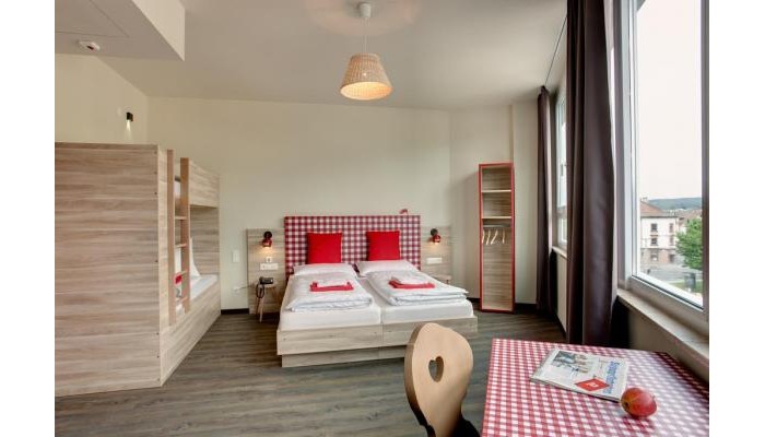 Meininger Hotel Salzburg City Center poza 13