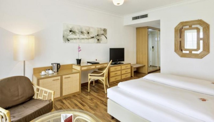 Austria Trend Eventhotel Pyramide poza 3