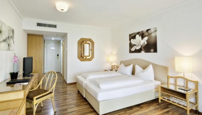 Austria Trend Eventhotel Pyramide poza 5