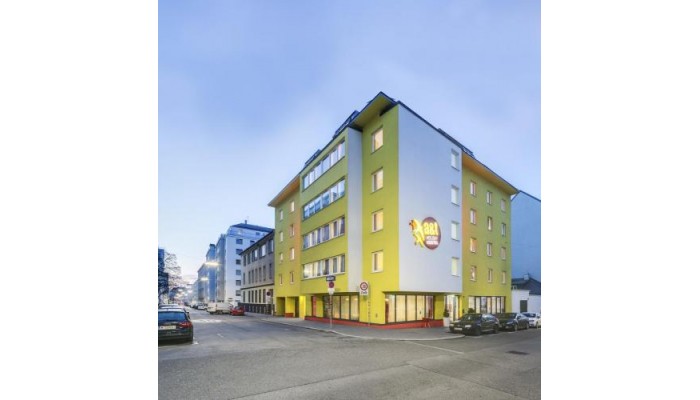 Hotel At Holiday Hostel Wien poza 0